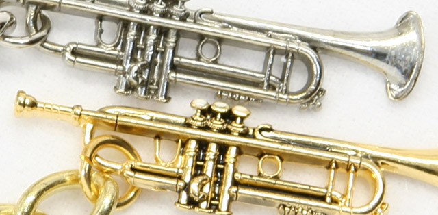 セミ3Dタイプ キーホルダー トランペット 音楽雑貨・アクセサリー専門
