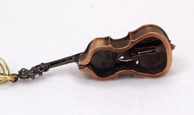 サイレントコントラバス型アクセサリー高級希少金属コバルト製 セリコパラサイト ペンダントトップ 六芒星カット SV925 ケニア産