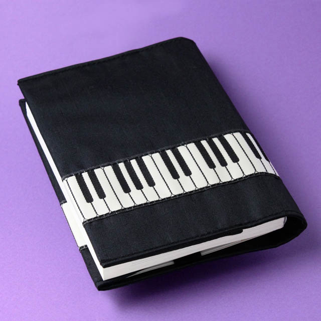 ブックカバー 鍵盤織リボン ピアノ 音楽雑貨