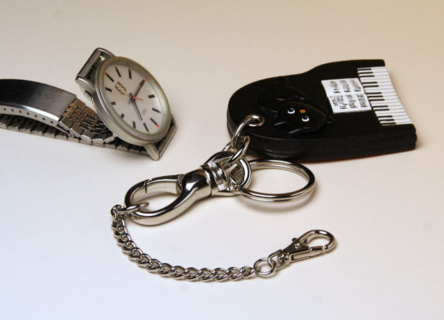 グランドピアノ 鍵盤 本革製 バッグチャーム 音楽雑貨 音楽グッズ 音楽ギフト 楽器グッズ