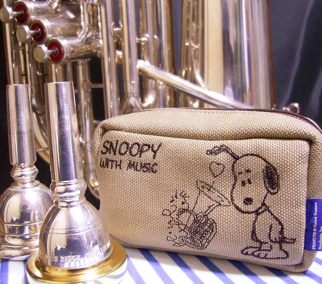 クッション入りマウスピースケース チューバとスヌーピー, SNOOPY with Music 音楽雑貨・アクセサリー専門店 ♪ プレリュード