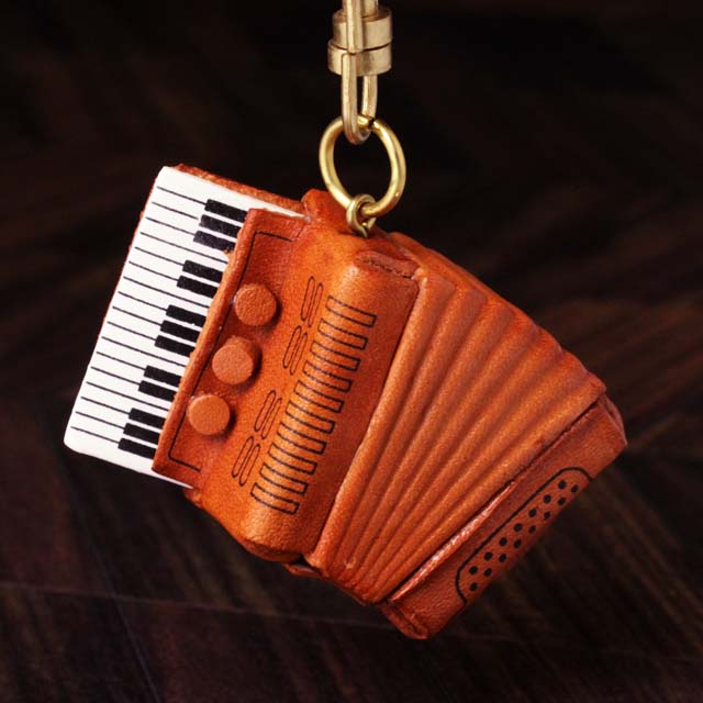 本革 キーホルダー アコーディオン Accordion 音楽雑貨 音楽グッズ 音楽ギフト