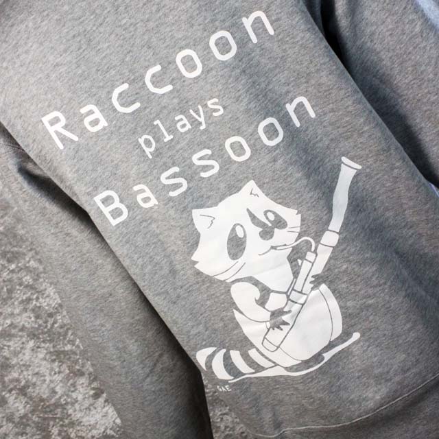 Raccoon plays Bassoon ファゴット バスーン パーカー音楽雑貨 音楽グッズ